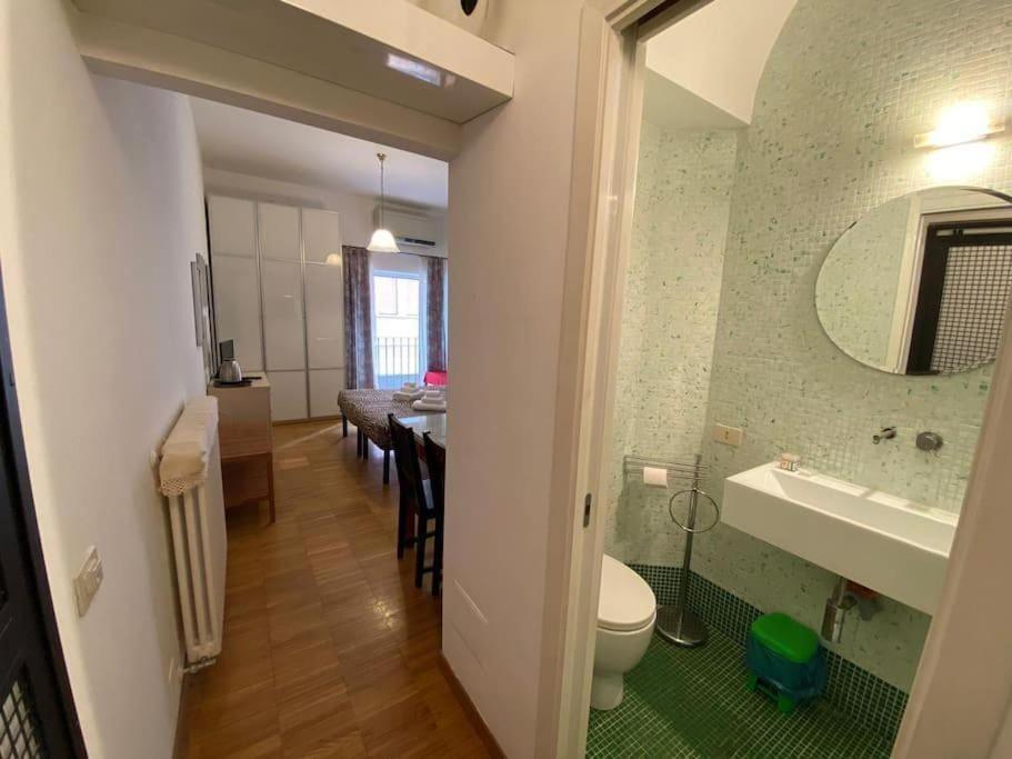 Studio Flat - Piazza San Cosimato By Yourhost Rome Luaran gambar